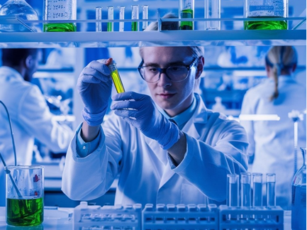 暴雨天气，如何安全出行？开车遇到积水怎么办？科普时间